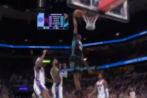 生涯之夜？科沃德一条龙滑翔单臂战斧劈扣 已砍28分生涯新高！