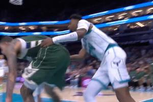 扣我扔我还骂我？米勒隔扣库兹马后顺势将其甩出场外：大傻X一个