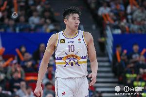 攻防俱佳！邹雨宸弹无虚发7中7拿到16分4板2断2帽 正负值+3