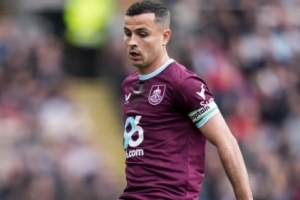 官方：伯恩利队长约什·库伦前十字韧带受伤接受手术，将长期缺阵