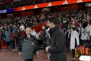 埃梅里：没和塔帅握手？他和其他人在一起我没法等他，恭喜阿森纳