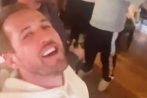 解锁生涯首冠！凯恩社媒晒年度集锦：这是我永不会忘记的特别一年