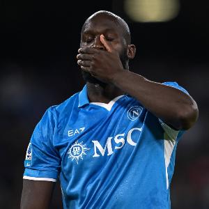 米体：卢卡库复出时间继续推迟，乐观估计还需2到3周的时间来恢复