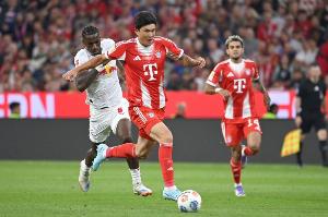 记者：若拜仁决定放走金玟哉，费内巴切会考虑求购