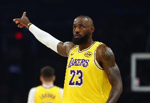 得分盛宴！史上连续3分钟内得分榜：詹姆斯20分最高 还有两次18分