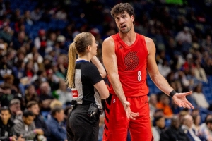 美媒体人：只有阿夫迪亚能梳理起进攻 可惜队友天赋差&投不进