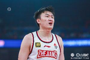 挺铁好在够拼！刘泽一11中2拿到5分9板4助2断1帽