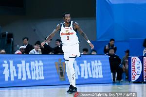 独木难支！萨姆纳火力全开并打满了上半场 12投9中得23分4板1助