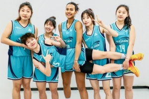 国青小将张紫玥 刘亚希 张鸣可 王慧紫 林心怡 杨蕊加盟福建女篮