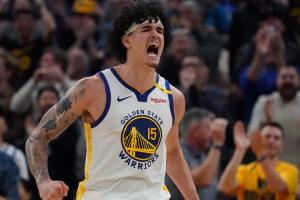 反向库明加！桑托斯1回合防3个人并送大帽 回头拼前场板+三分球