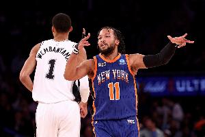 NBA杯决赛后再战！马刺VS尼克斯首发：文班、布伦森各自领衔出战