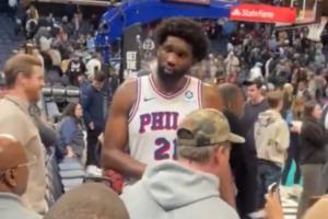 直接当做没听见！球迷当面开大恩比德：垃圾！除了假摔什么都不会