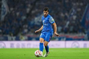 不满续约特谢拉马纳法！申花球迷：两个软脚虾，新年第一天就添堵