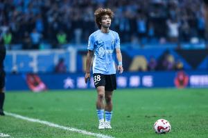 李扬、马镇、闫炳良、吕焯毅4名新人首次入选国足集训名单