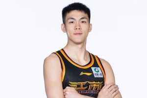 得分能力出色！庞峥麟14中9&三分3中3砍25分 多次打出个人攻击波