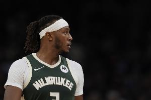 难救主！特纳10中4拿到13分7板2断5帽 三分6中4