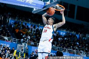 只剩双外援出战！媒体人：杜锋确认奎因缺席今晚的京粤大战