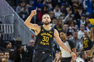 追梦：通常这些公路命名都是人们去世之后 库里显然是活着的传奇