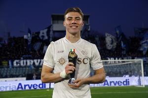 进球网：霍伊伦强于卢卡库，他更具决定性、潜力更大