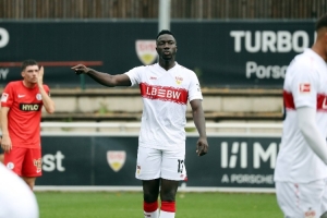 身价300万！德天空：美因茨有意冬窗签下27岁斯图加特前锋西拉斯