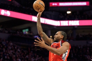 战神卡降临！莱昂纳德第四节单节砍下20分 平生涯第四节得分纪录