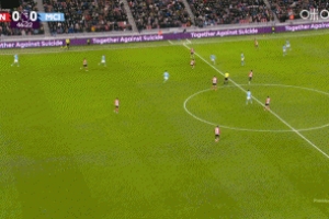 错失良机！谢尔基妙传，萨维尼奥抢点铲射打高了