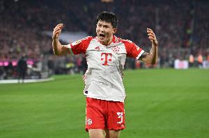 记者：费内巴切+意甲多队有意均被拒，金玟哉决心至少留队到今夏