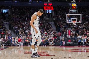 打太好？名记：篮网12月意外取得7胜4负 进一步提升了小波特价值