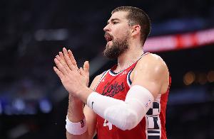 队安！慢归！🤪祖巴茨已恢复场上训练 他伤后快船5战全胜！