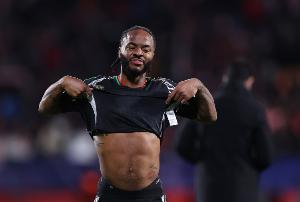 记者：西汉姆联有意斯特林，球员想永久转会不愿接受先租后买