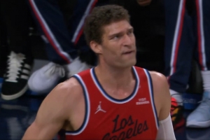 好大一门哑炮！大洛三分依然不中 8次三分出手无一命中