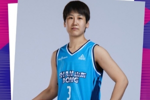 恭喜山东女篮球员曹君伟解锁职业生涯新成就——1000篮板！