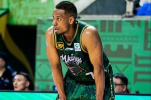 效率很高！祝铭震19分钟7中5拿到16分 三分6中4