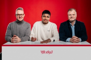 签约五年半！官方：斯图加特签下20岁厄瓜多尔前锋阿雷瓦洛