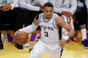 稳得吓人！凯尔登9中6&三分3中3贡献16分6板 正负值高达+19