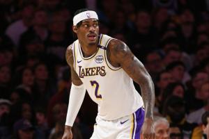 詹姆斯：无论前面是否连丢两记 范德比尔特出手三分时并不犹豫