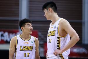 记者：期待首钢和广厦季后赛交锋 两队依旧是联盟最接近冠军球队