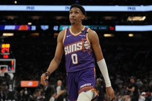 瑞安·邓恩：新秀赛季SGA在我头上砍50分 特雷·杨让我2分钟2犯