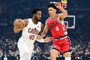 桑德斯本赛季打20+分钟的比赛场均能贡献9.7分3.3板2.2助1断