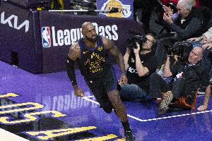 行走的纪录仪！詹姆斯41岁后仍能单场得分30+ NBA历史首人