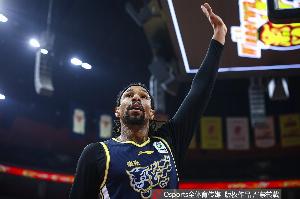 全能输出！萨林杰战旧主18中10拿到27分10板6助