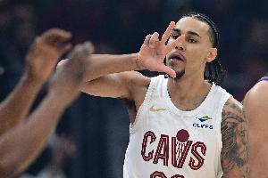 米切尔：今天得好好夸夸泰森 穆雷被他防得下半场仅得6分