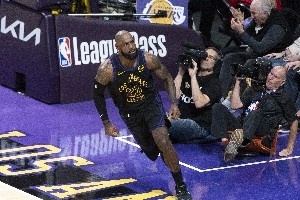 老司机你被包围了！老詹超越老詹砍历史最老30+ 前11独占10席