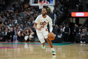 加兰帅气突破过人抛投得分 骑士回敬一波13-3打停掘金