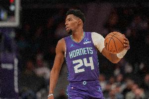 及时调整！布兰登·米勒19中8拿到22分6板4助 下半场18分