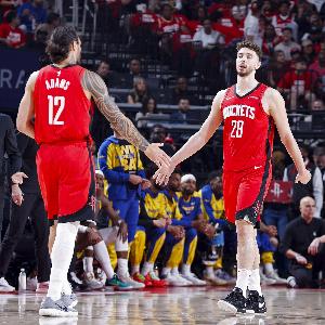 火媒：不认为火箭能扛过海王&申京同时长期缺阵 需要他们尽快回归