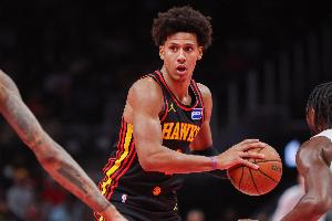 次节独得10分！杰伦·约翰逊半场10中5拿到16分3板4助