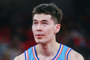 媒体人：所有人都在做自己最擅长的事 新疆队需要时间和耐心