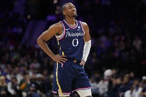 冲击力十足！马克西半场13中7贡献16分5板 三分4中2