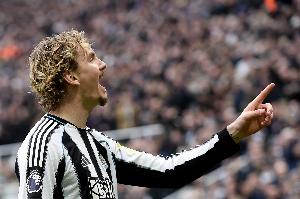 佳夫：我第一次听到沃尔特马德的时候，是有人说他带球像梅西一样